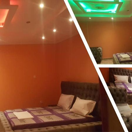 Cave Royale - Chambres-Studios-Apparts Meubles - Logpom Hopithal Des Soeurs Apres Camara Laye Douala Luaran gambar