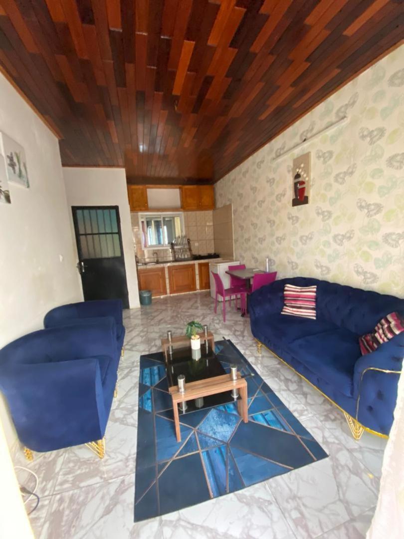 Cave Royale - Chambres-Studios-Apparts Meubles - Logpom Hopithal Des Soeurs Apres Camara Laye Douala Luaran gambar