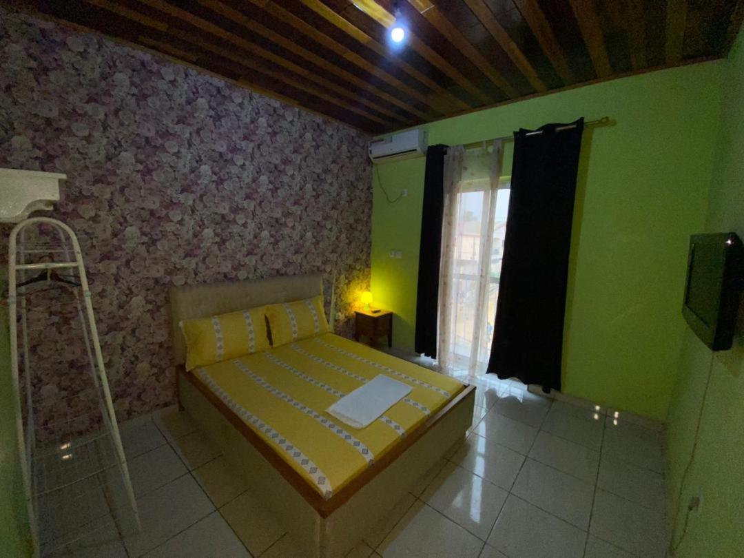 Cave Royale - Chambres-Studios-Apparts Meubles - Logpom Hopithal Des Soeurs Apres Camara Laye Douala Luaran gambar