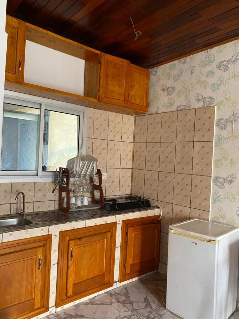 Cave Royale - Chambres-Studios-Apparts Meubles - Logpom Hopithal Des Soeurs Apres Camara Laye Douala Luaran gambar